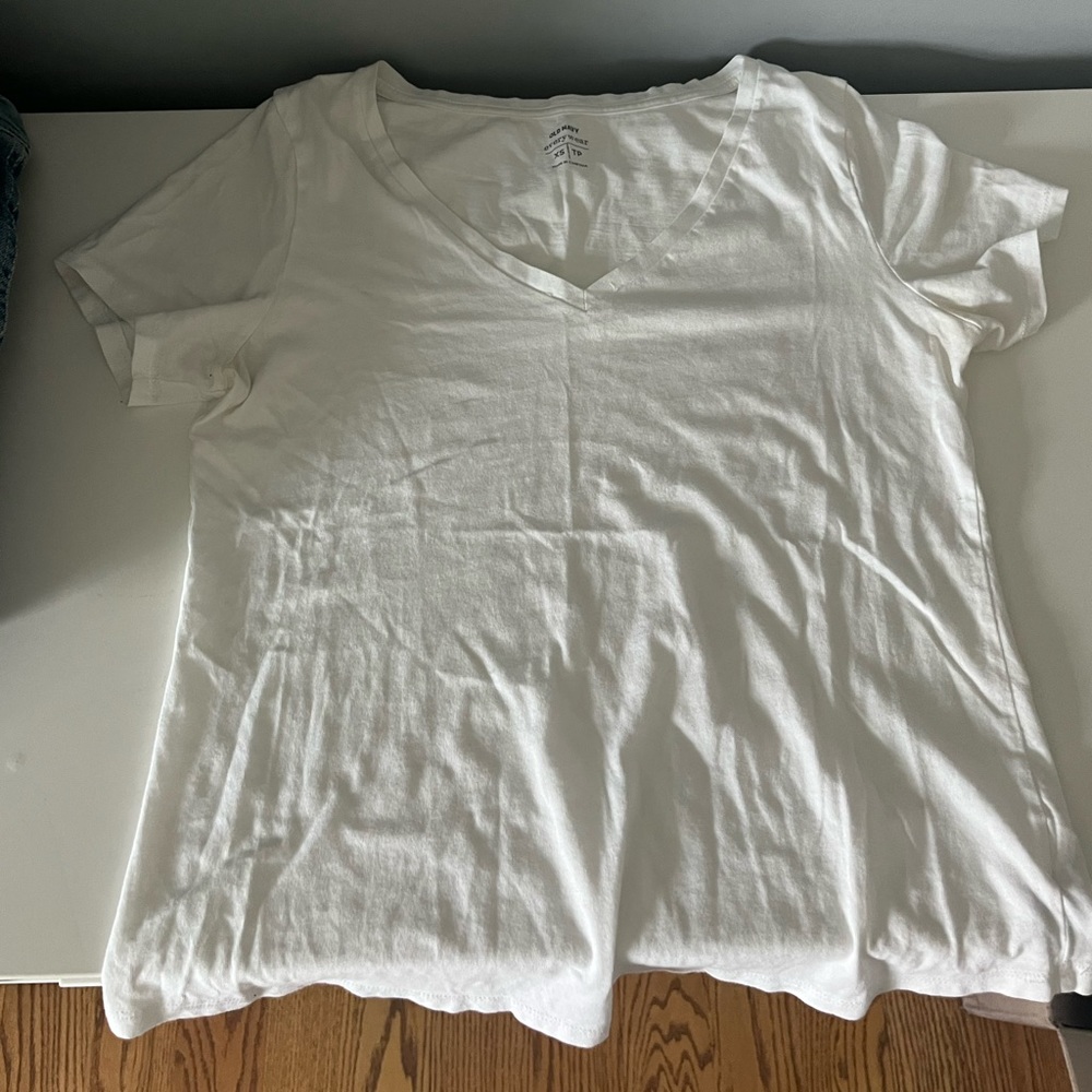 Old navy white vneck